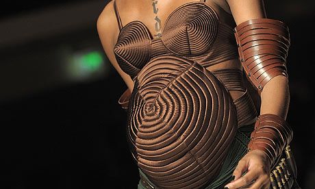 Corset de grosse réalisé par Jean Paul Gauthier