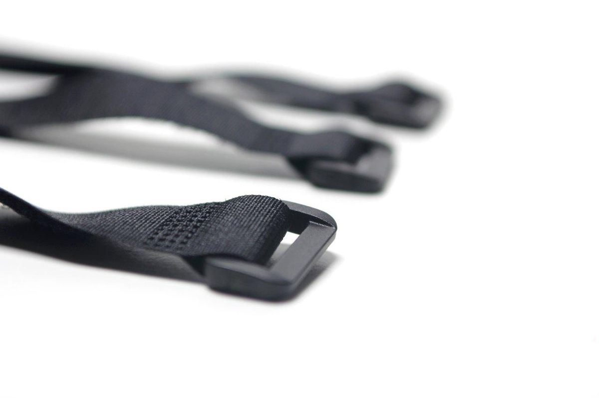 Jeu de strap-ons en silicone réglables, parfaits pour toutes morphologies, avec harnais ajustables et strapless.