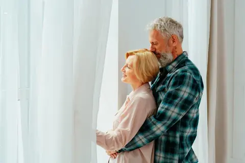 Bondage après 50 ans : renouer avec une sexualité épanouie et confiante
