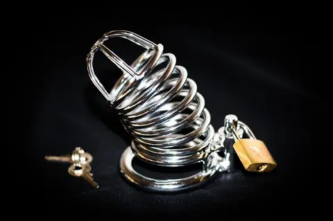 Ceinture de chasteté masculine