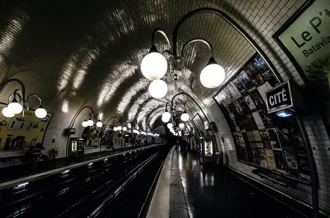 Faire l’amour dans le métro parisien ?