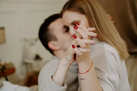 Plaisir anal avec un partenaire novice : guide expert pour une expérience douce et passionnée